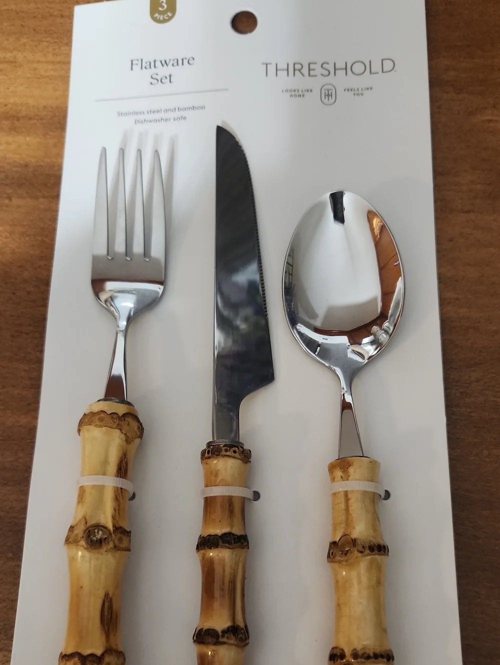 THRESHOLD flatware Set